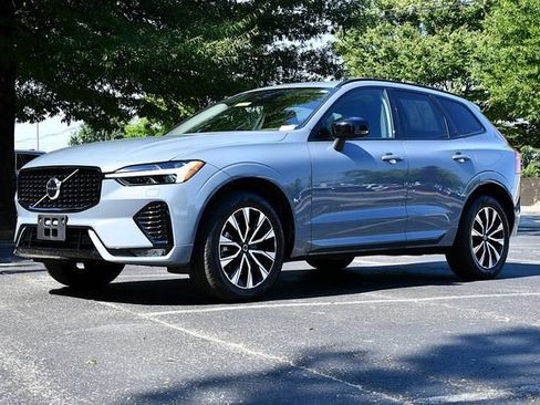 Certified 2024 Volvo XC60 B5 Core w/ Climate Package AWD/4WD image 3