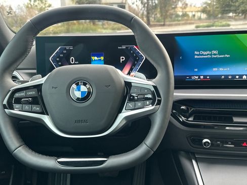 Used 2025 BMW 230i Coupe w/ Premium Package image 18