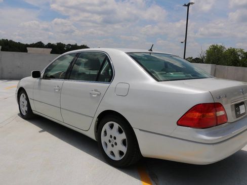 Used 2001 Lexus LS 430 RWD image 38