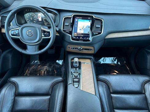 Used 2017 Volvo XC90 T8 Inscription w/ Vision Package image 3