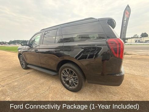 Used 2026 Ford Expedition Platinum w/ Stealth Appearance Package AWD/4WD image 9