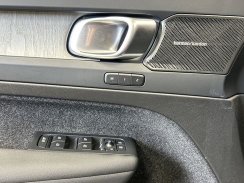 Used 2025 Volvo XC40 B5 Ultra w/ Climate Package image 21