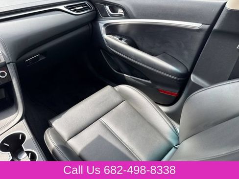 Used 2025 Genesis G70 2.5T AWD/4WD image 15
