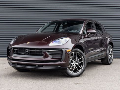 Certified 2026 Porsche Macan Base image 1