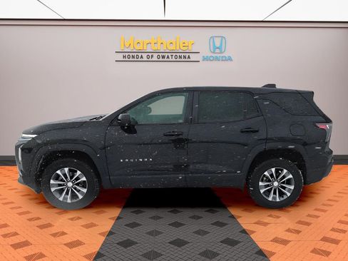 Used 2025 Chevrolet Equinox LT image 2