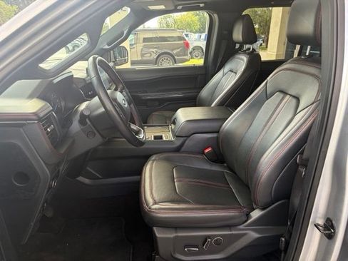 Used 2023 Ford Expedition Limited RWD image 15
