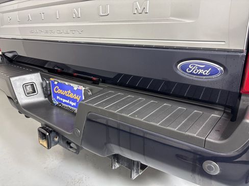 Used 2022 Ford F450 Platinum w/ FX4 Off-Road Package image 13