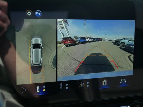 New 2026 Chevrolet Equinox LT AWD/4WD image 10