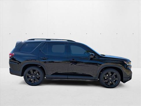 New 2025 Honda Pilot Black Edition image 4