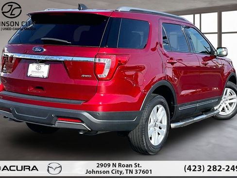 Used 2019 Ford Explorer XLT image 2