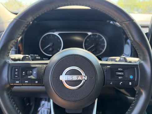 Certified 2025 Nissan Pathfinder SV FWD image 30