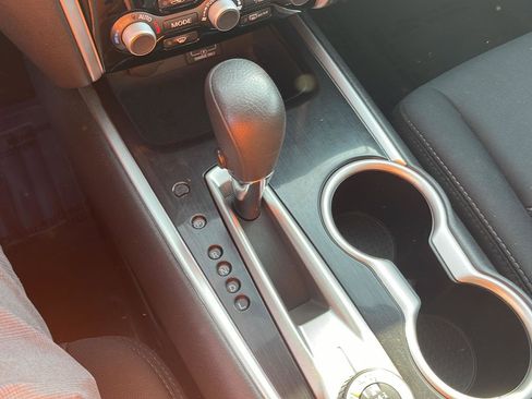 Used 2019 Nissan Pathfinder S image 13