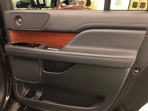 Used 2024 Lincoln Navigator L Reserve image 34