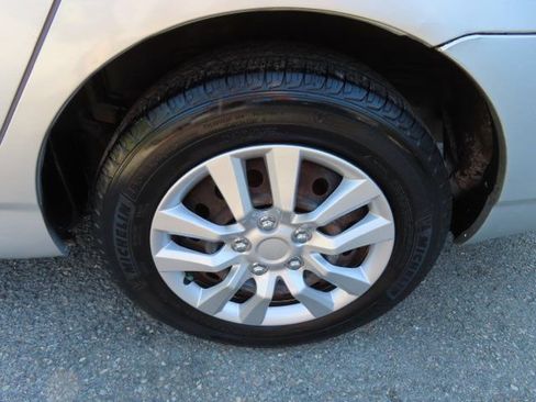 Used 2007 Toyota Corolla CE FWD image 30