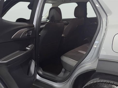 Used 2025 Chevrolet TrailBlazer LT image 6