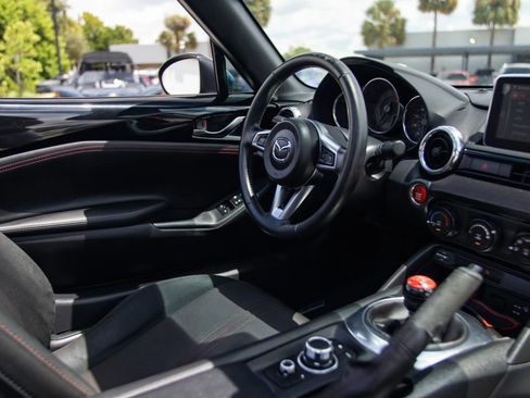 Used 2017 MAZDA MX-5 Miata RF Club w/ Brembo/BBS Package RWD image 34