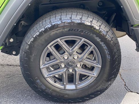 Used 2025 Jeep Wrangler Unlimited Sport AWD/4WD image 13
