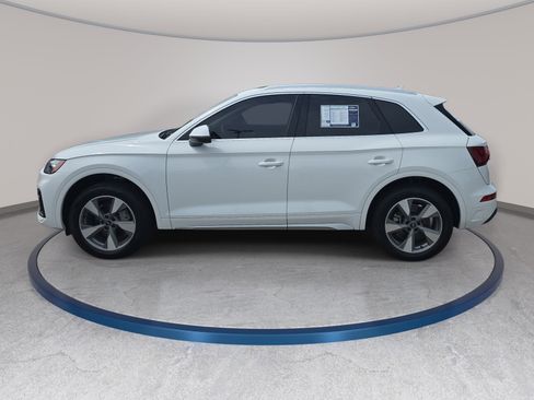 Used 2023 Audi Q5 2.0T Premium w/ Convenience Package AWD/4WD image 5