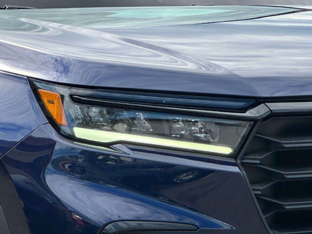 Used 2023 Honda Pilot Sport image 7