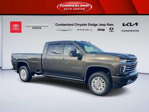 Used 2022 Chevrolet Silverado 3500 High Country image 2