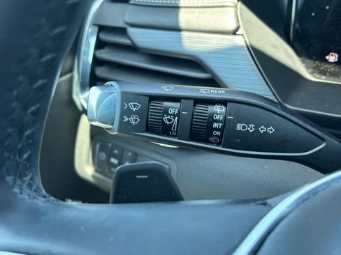Used 2024 GMC Acadia Elevation FWD image 22