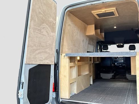 Used 2024 Mercedes-Benz Sprinter 2500 image 30
