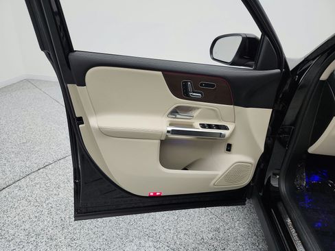 Used 2023 Mercedes-Benz GLB 250 image 15