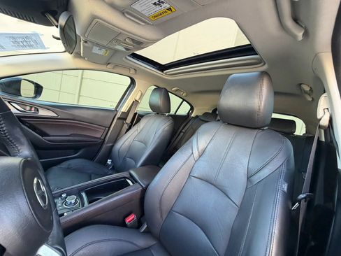 Used 2018 MAZDA MAZDA3 Grand Touring FWD image 28