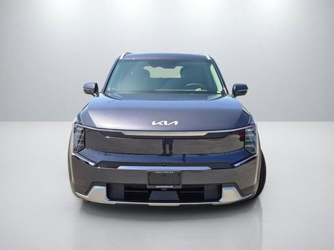 New 2026 Kia EV9 Wind AWD/4WD image 2
