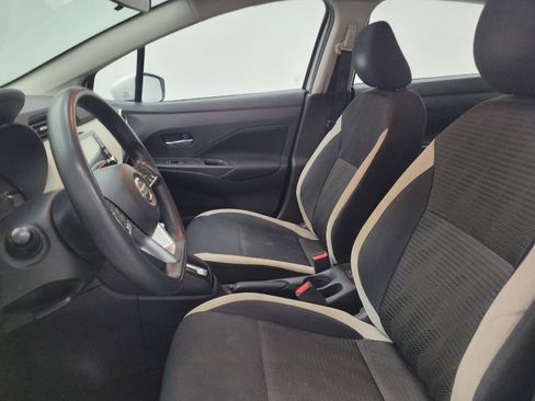 Used 2021 Nissan Versa SV FWD image 17