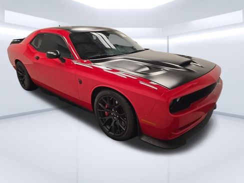 Used 2016 Dodge Challenger SRT Hellcat RWD image 1