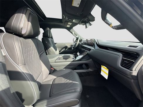 New 2026 INFINITI QX80 Autograph w/ Premium Cargo Package image 24