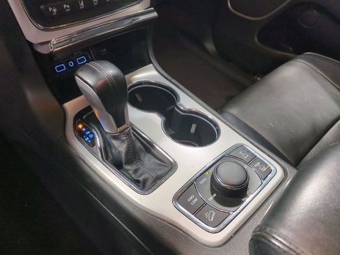 Used 2018 Jeep Grand Cherokee Summit image 32