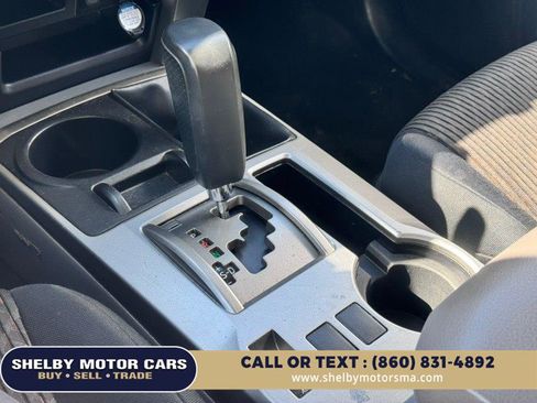 Used 2011 Toyota 4Runner SR5 w/ Convenience Pkg image 12