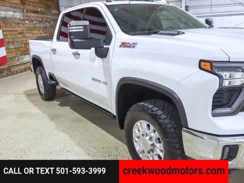 Used 2024 Chevrolet Silverado 2500 LTZ w/ LTZ Convenience Package image 28