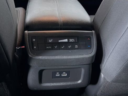 Used 2022 Nissan Pathfinder SV image 25