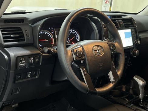 Used 2022 Toyota 4Runner TRD Off-Road Premium w/ TRD Black Wheel Package (TMS) AWD/4WD image 21