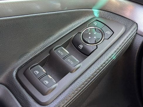 Used 2015 Ford Explorer XLT image 30