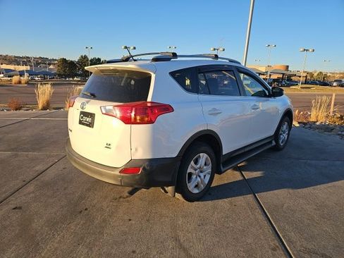Used 2015 Toyota RAV4 LE image 8