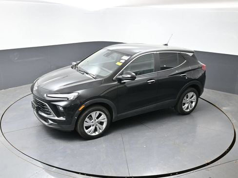 Used 2025 Buick Encore GX Preferred AWD/4WD image 19