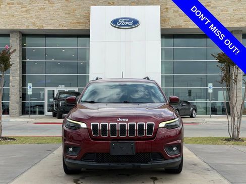 Used 2019 Jeep Cherokee Latitude w/ Popular Appearance Group FWD image 2