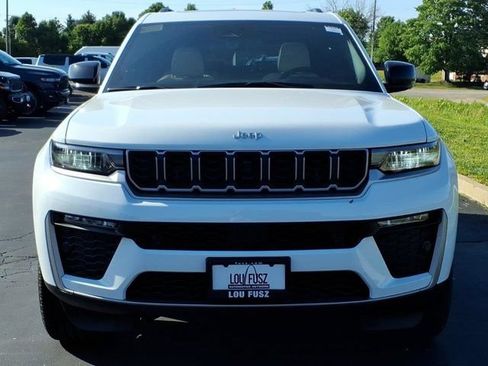 New 2026 Jeep Grand Cherokee L Limited w/ Luxury Tech Group II AWD/4WD image 24