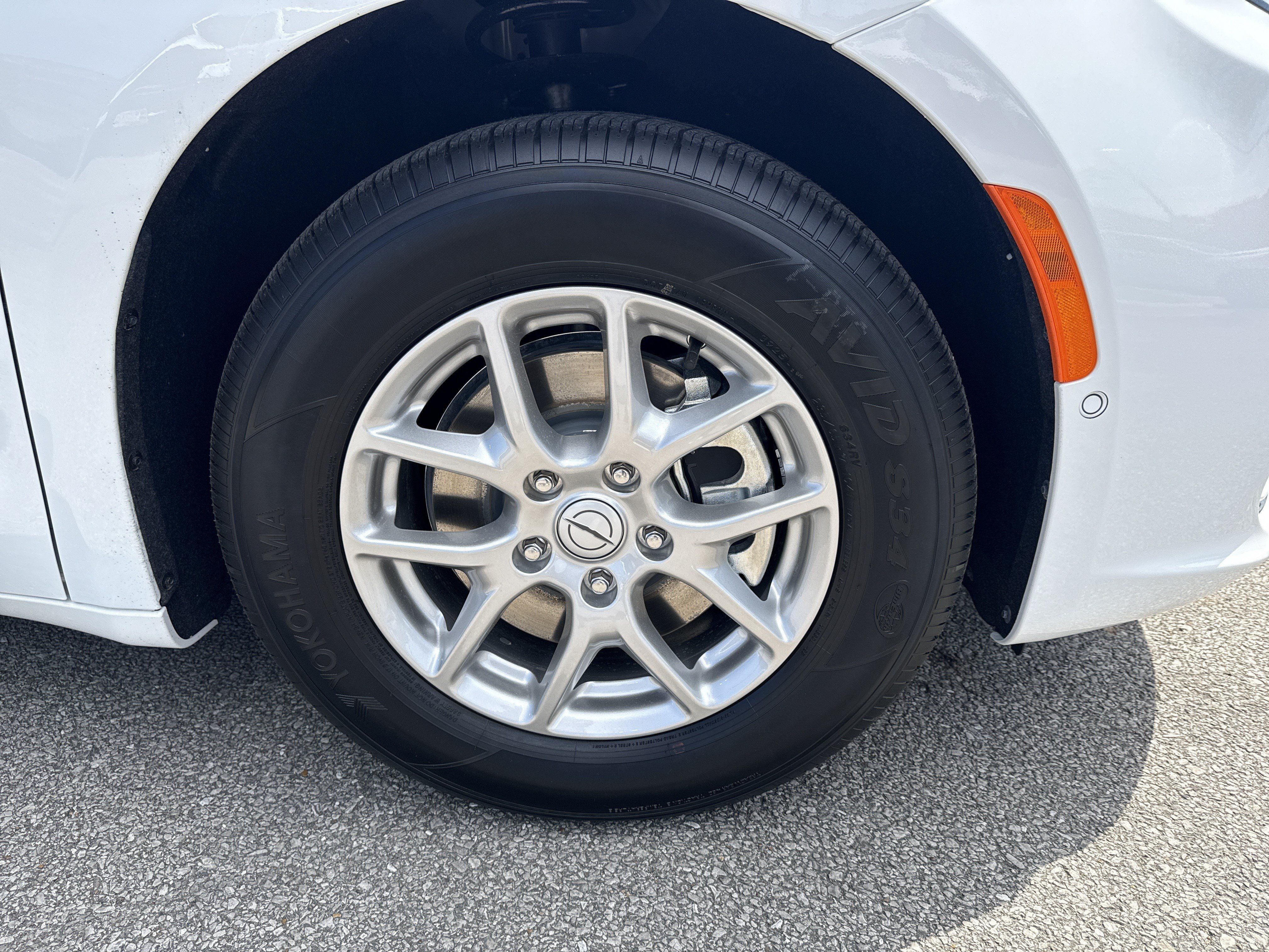 New 2026 Chrysler Pacifica Select FWD image 14