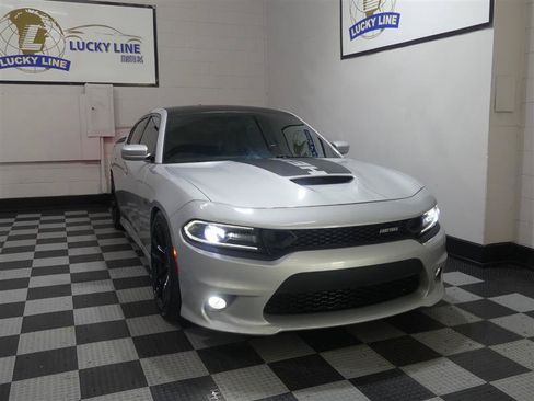 Used 2019 Dodge Charger Scat Pack w/ Daytona Edition Group RWD image 5
