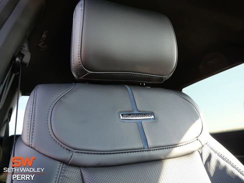 New 2026 Ford F250 Platinum w/ FX4 Off-Road Package image 21