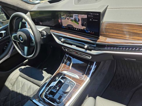 Used 2026 BMW X7 xDrive40i w/ M Sport Package AWD/4WD image 10