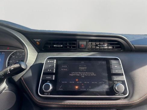 Used 2020 Nissan Kicks SR image 15