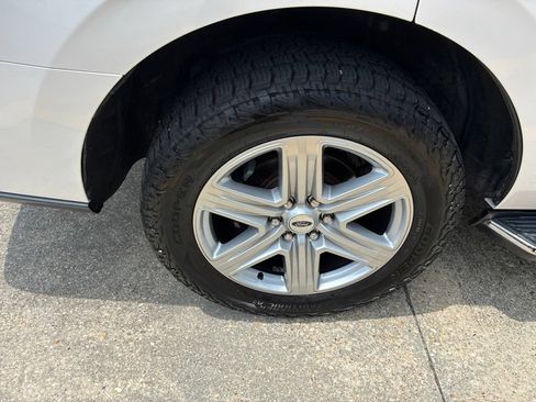 Used 2019 Ford Expedition XLT w/ Equipment Group 202A RWD image 7