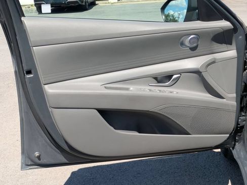 Used 2023 Hyundai Elantra Blue FWD image 6