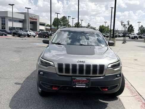 Used 2021 Jeep Cherokee Trailhawk AWD/4WD image 3